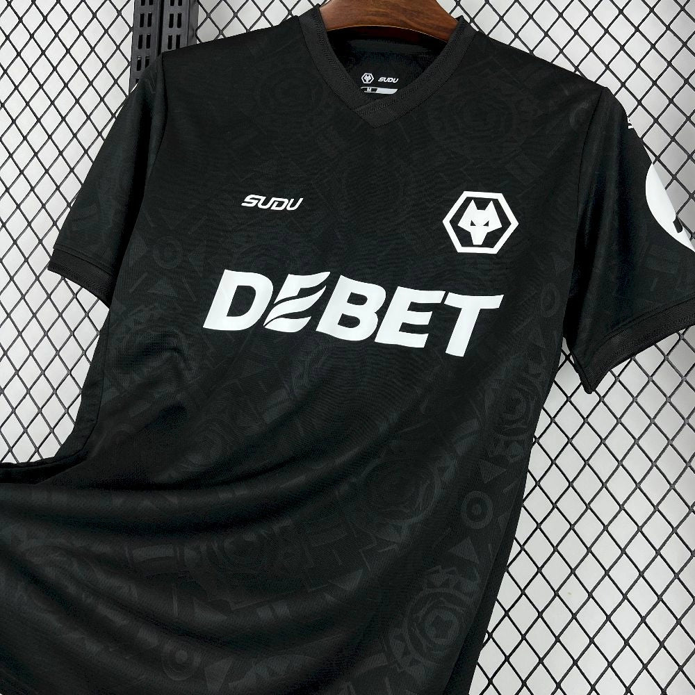 2025/26 Wolverhampton Wanderers Goalkeeper Black Jersey
