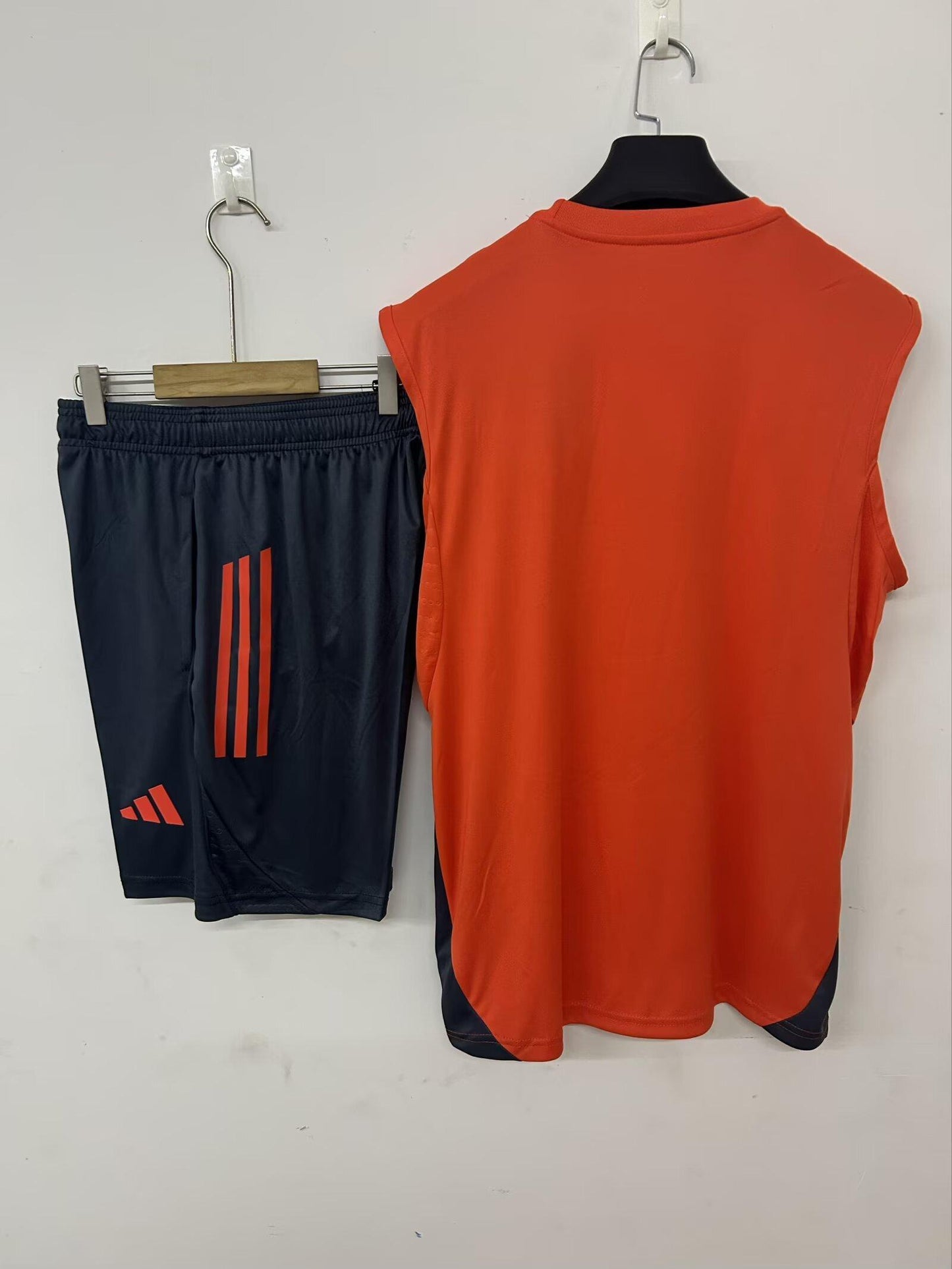 25/26 Bayern Munich Vest Jersey Orange + Shorts
