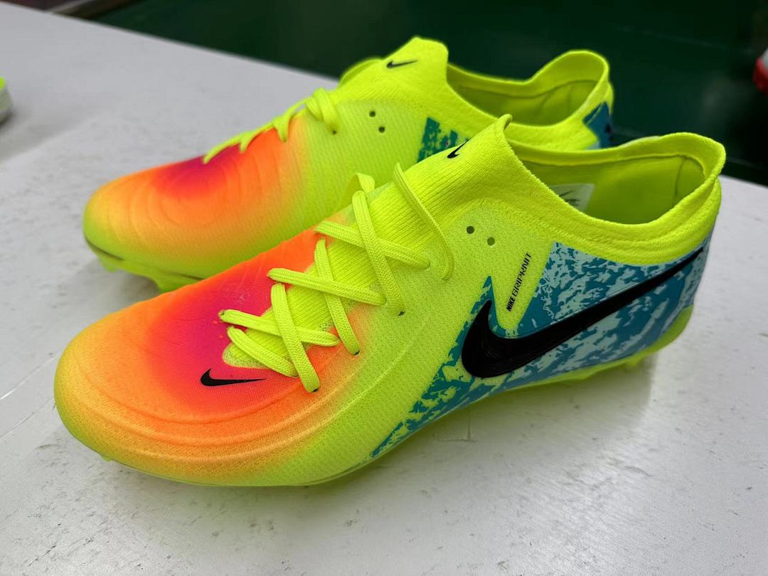 NIKE PHANTOM LUNA ELITE FG