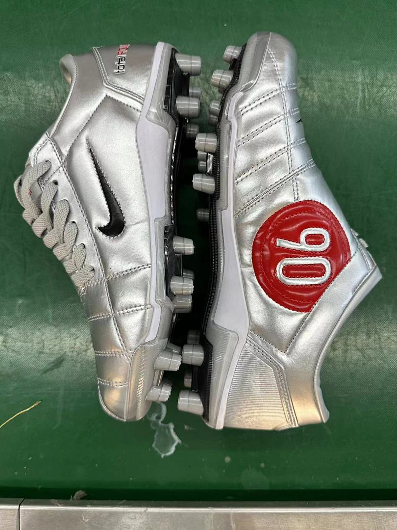 NIKE T90