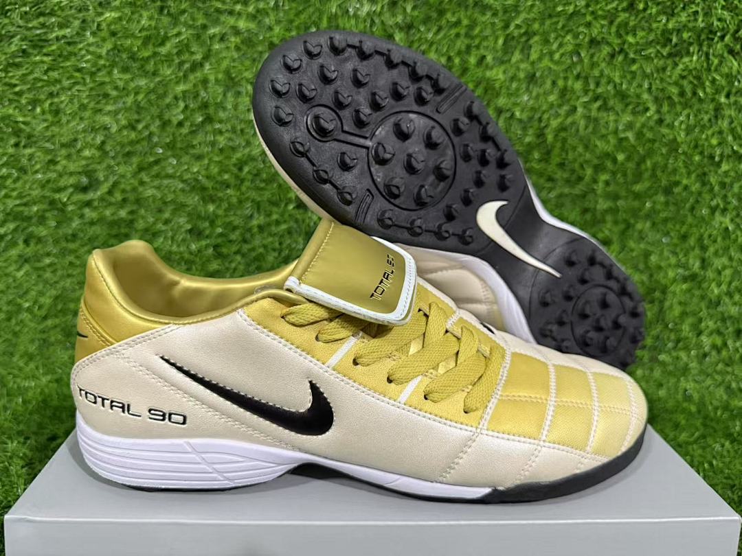 NIKE T90 TF