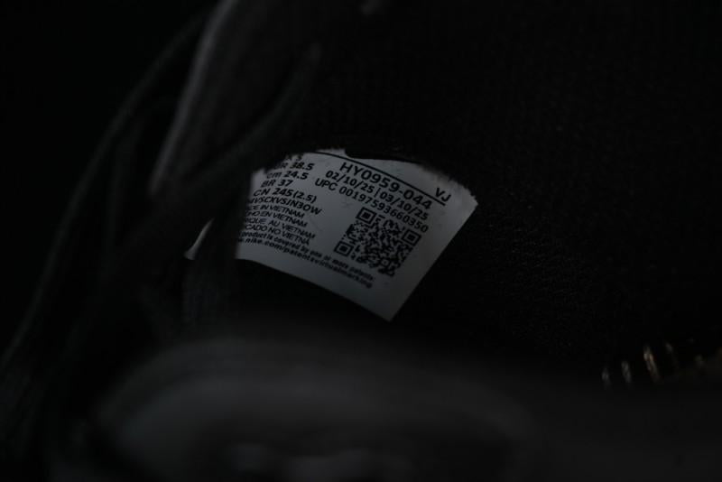 Nike Air Max Vision Triple Black - Sleek & Stylish Men's Sneakers