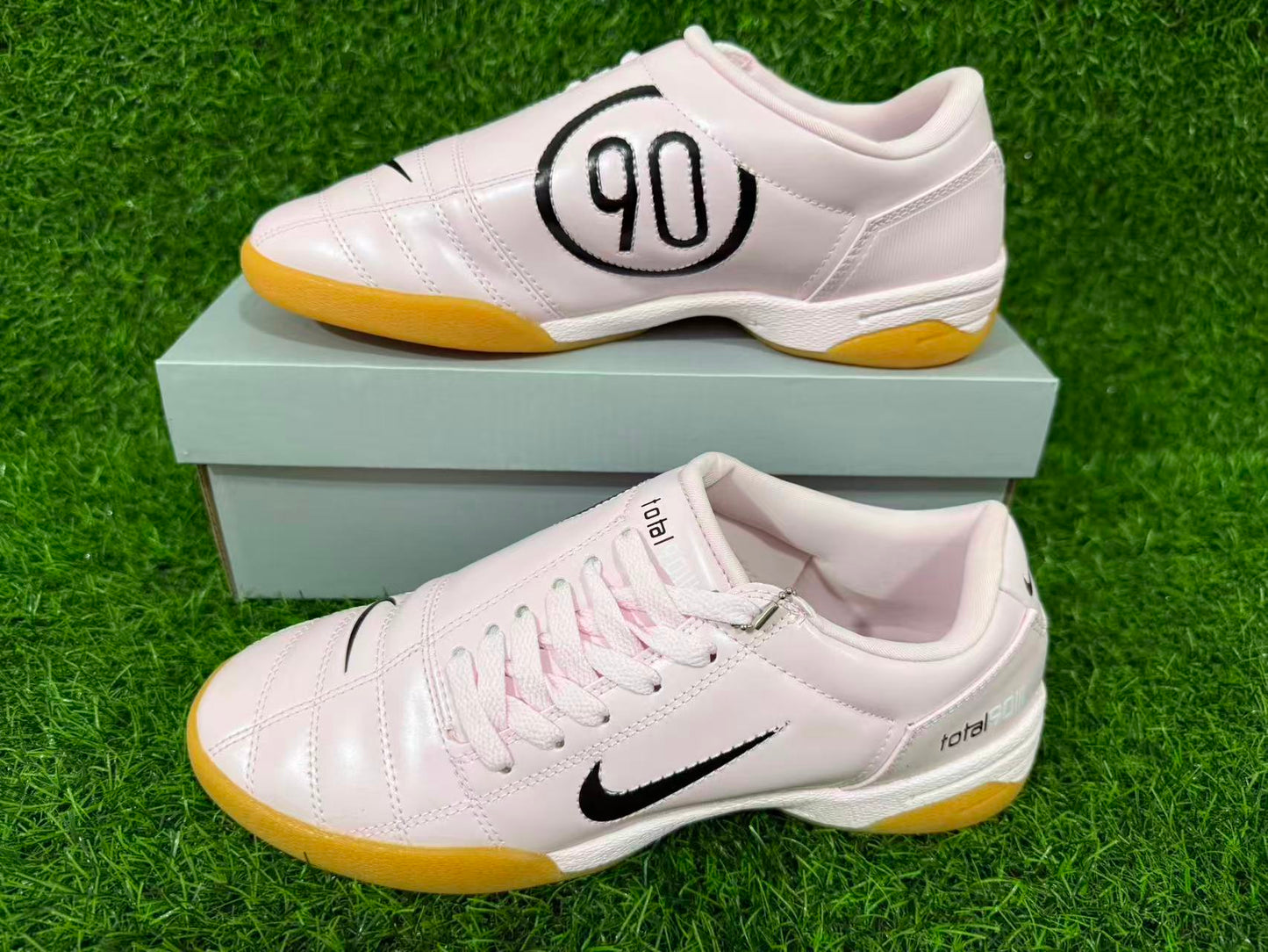 NIKE T90 IC