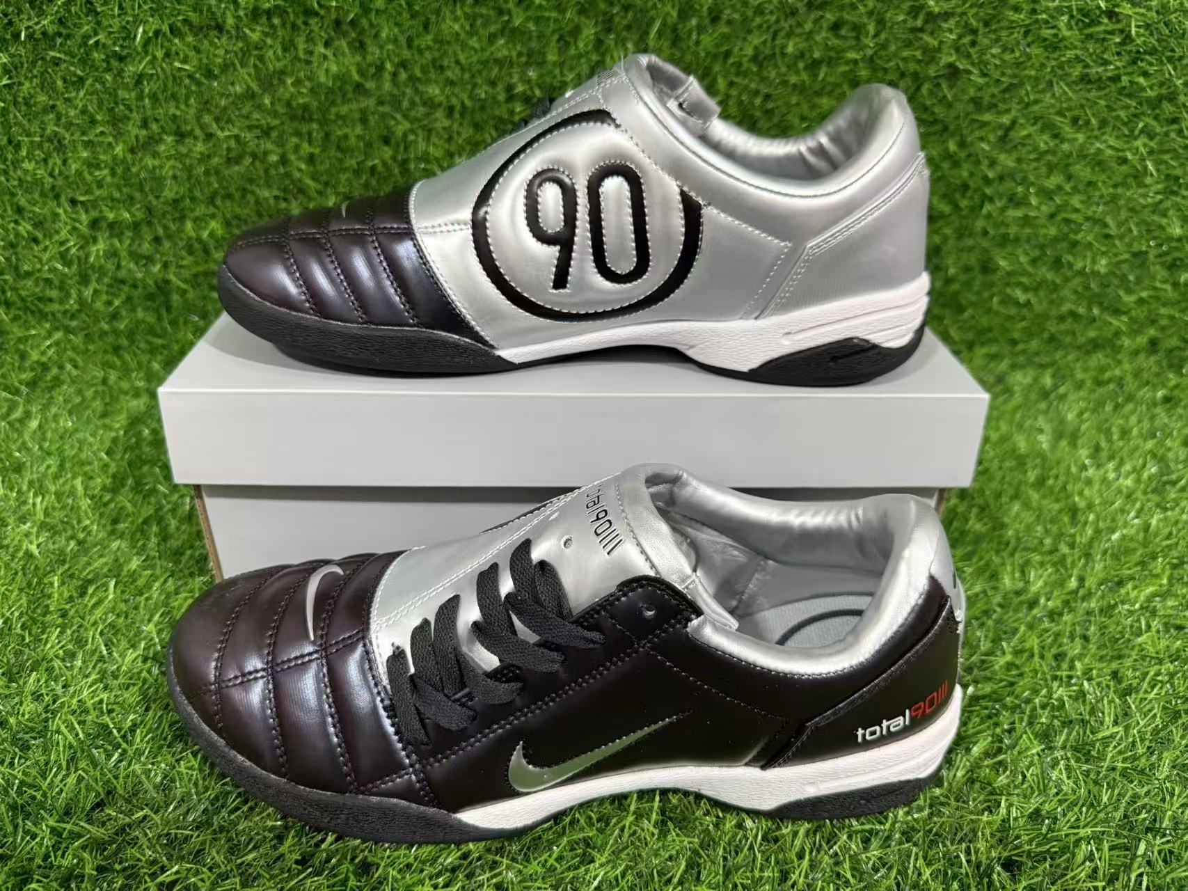NIKE T90 IC