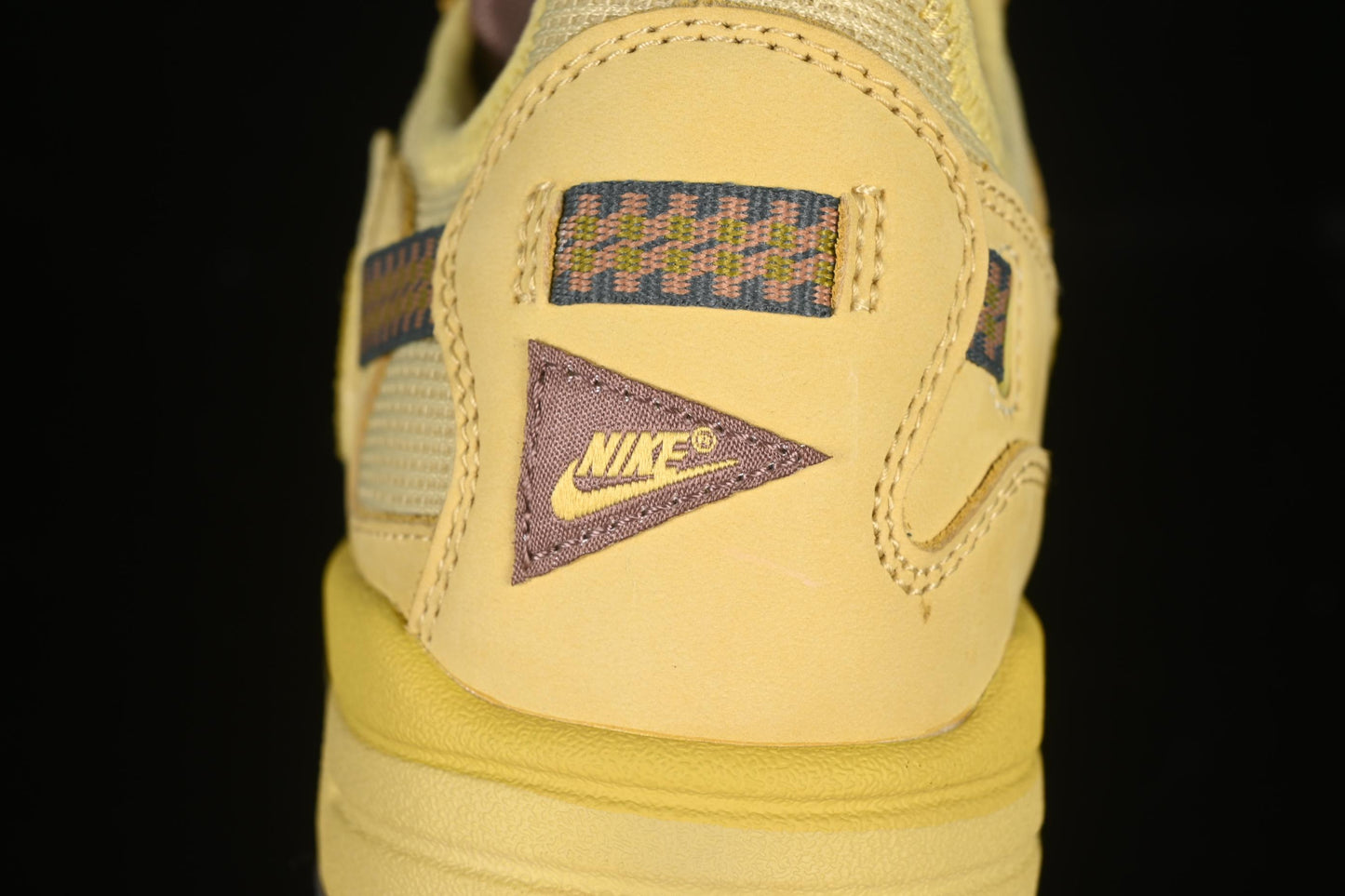 Nike Air Max 1 Travis Scott Collaboration Retro Running Shoes in Wheat Color with Reverse Swoosh - DO9392-700