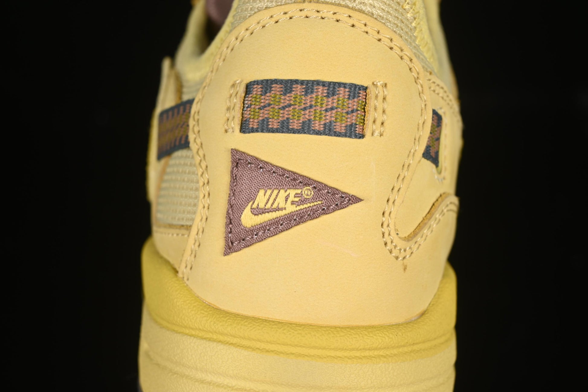 Nike Air Max 1 Travis Scott Collaboration Retro Running Shoes in Wheat Color with Reverse Swoosh - DO9392-700