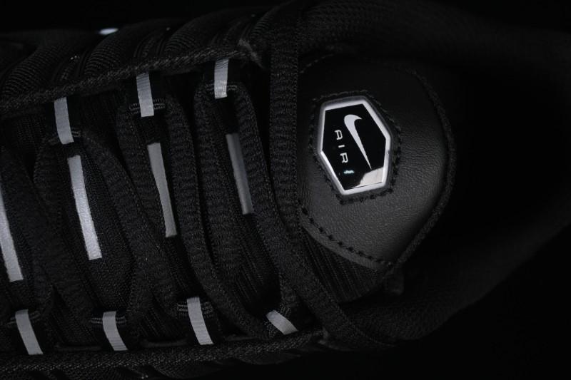 Nike Air Max Plus Retro Running Shoes with Air Cushion Technology - DM2362-001