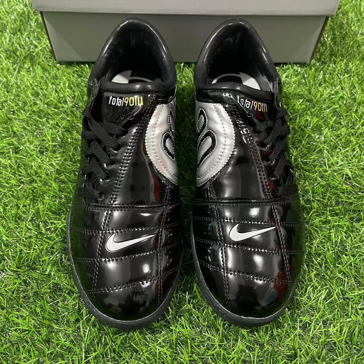 NIKE T90 IC