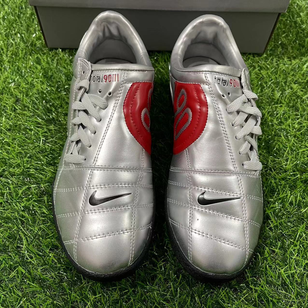 NIKE T90 IC