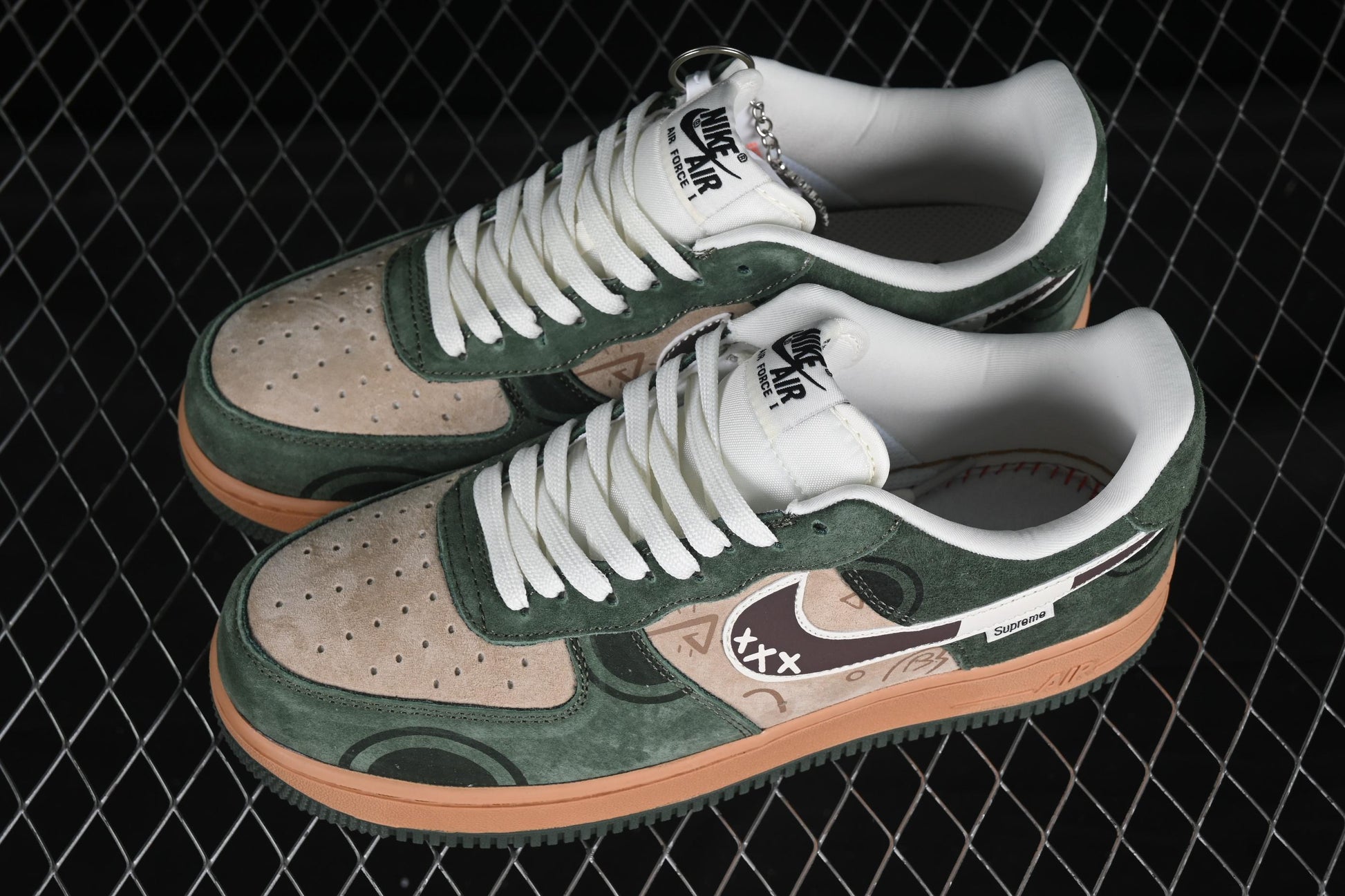 Nike Air Force 1'07 Low Supreme Collaboration Distressed Graffiti Casual Sneakers - DF0188-024