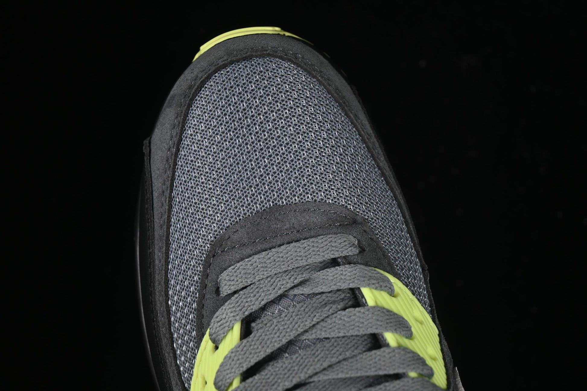 Nike Air Max 90 Retro Running Shoes with Visible Air Cushion - DM0029-012