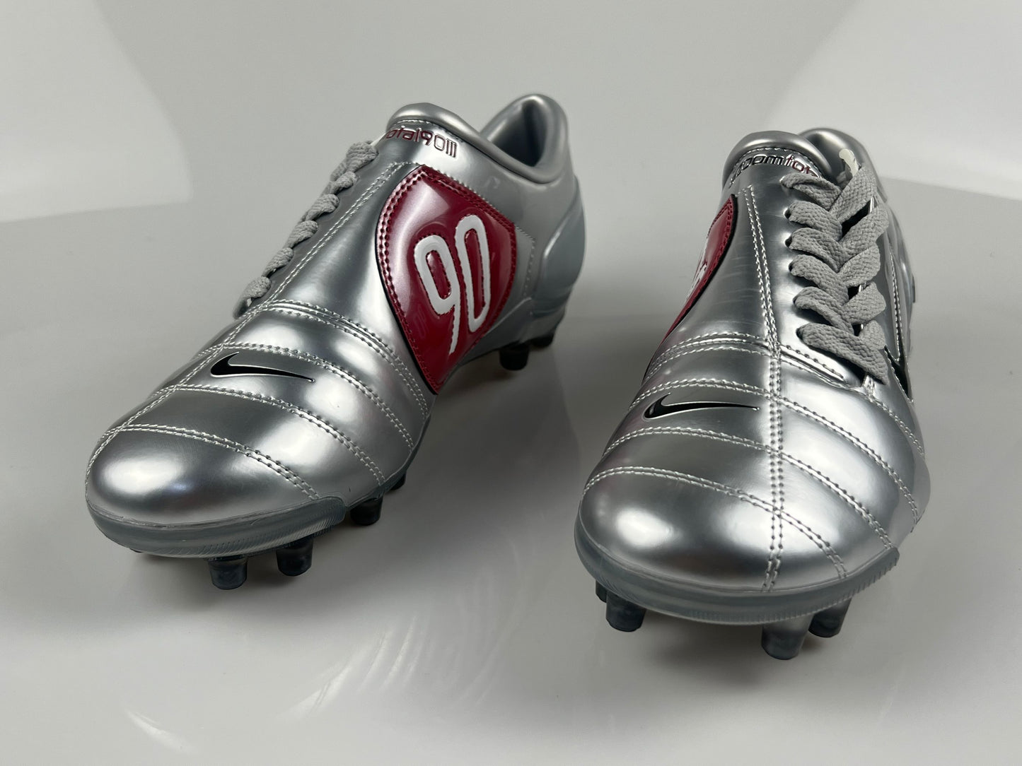 NIKE T90