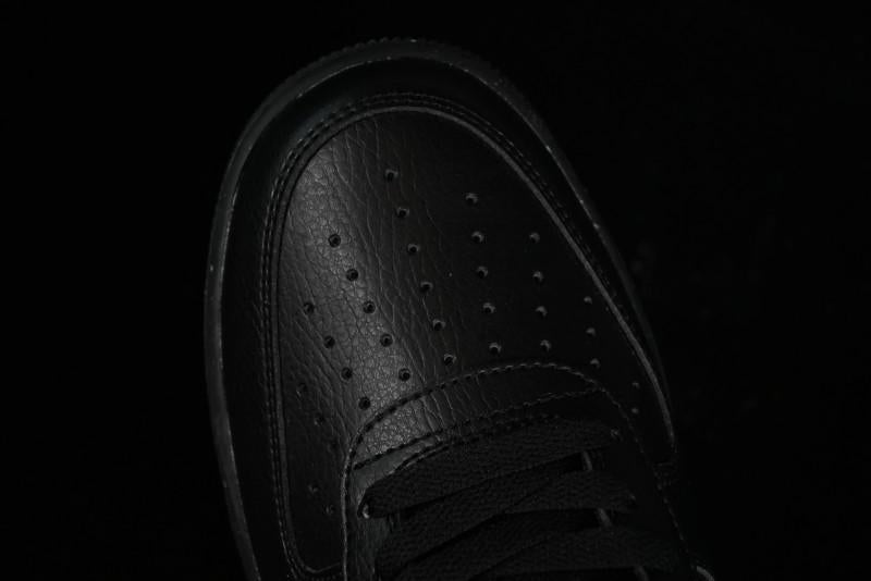 Nike Air Force 1 '07 Low Casual Sneakers with Broken Swoosh Design - HF9096-001