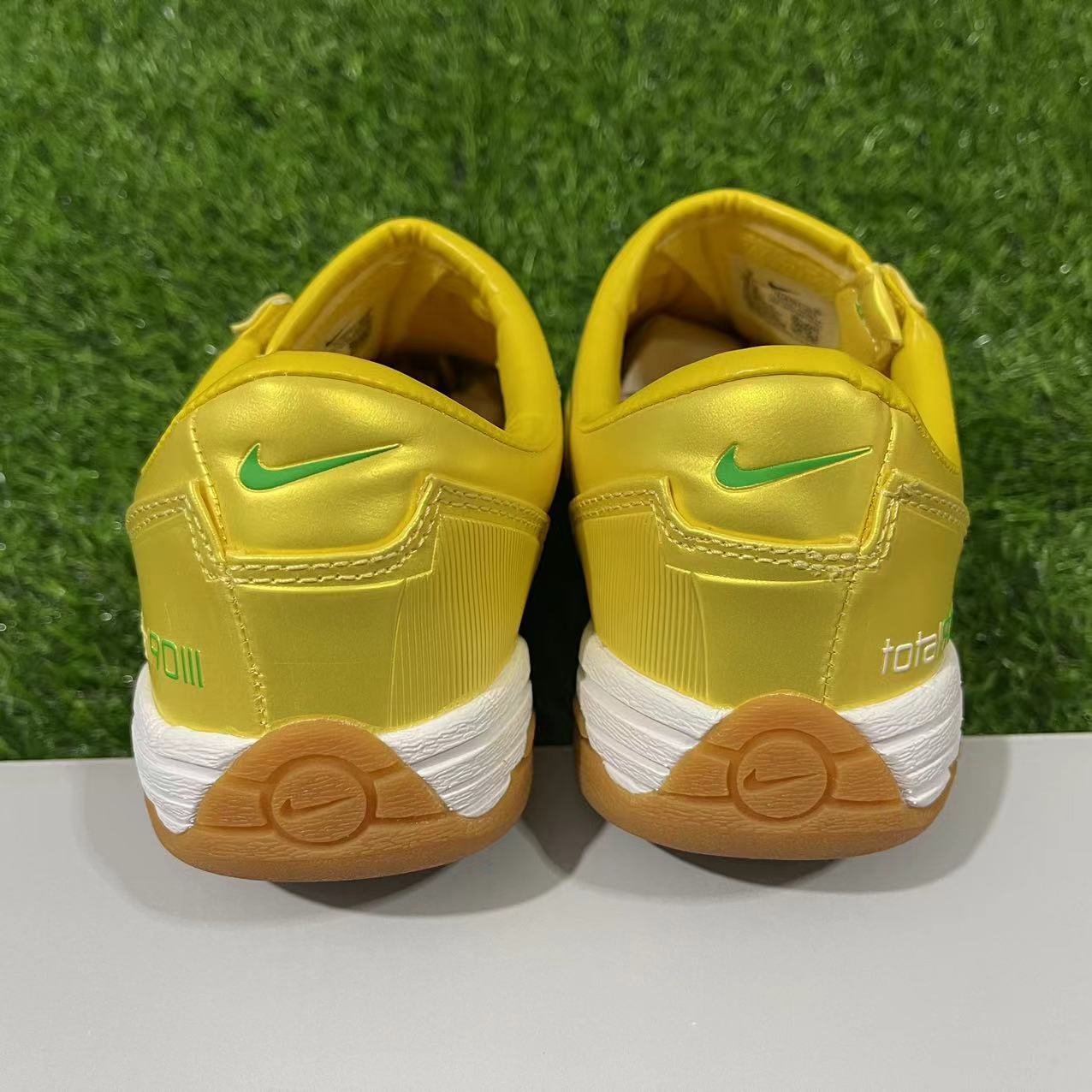 NIKE T90 IC