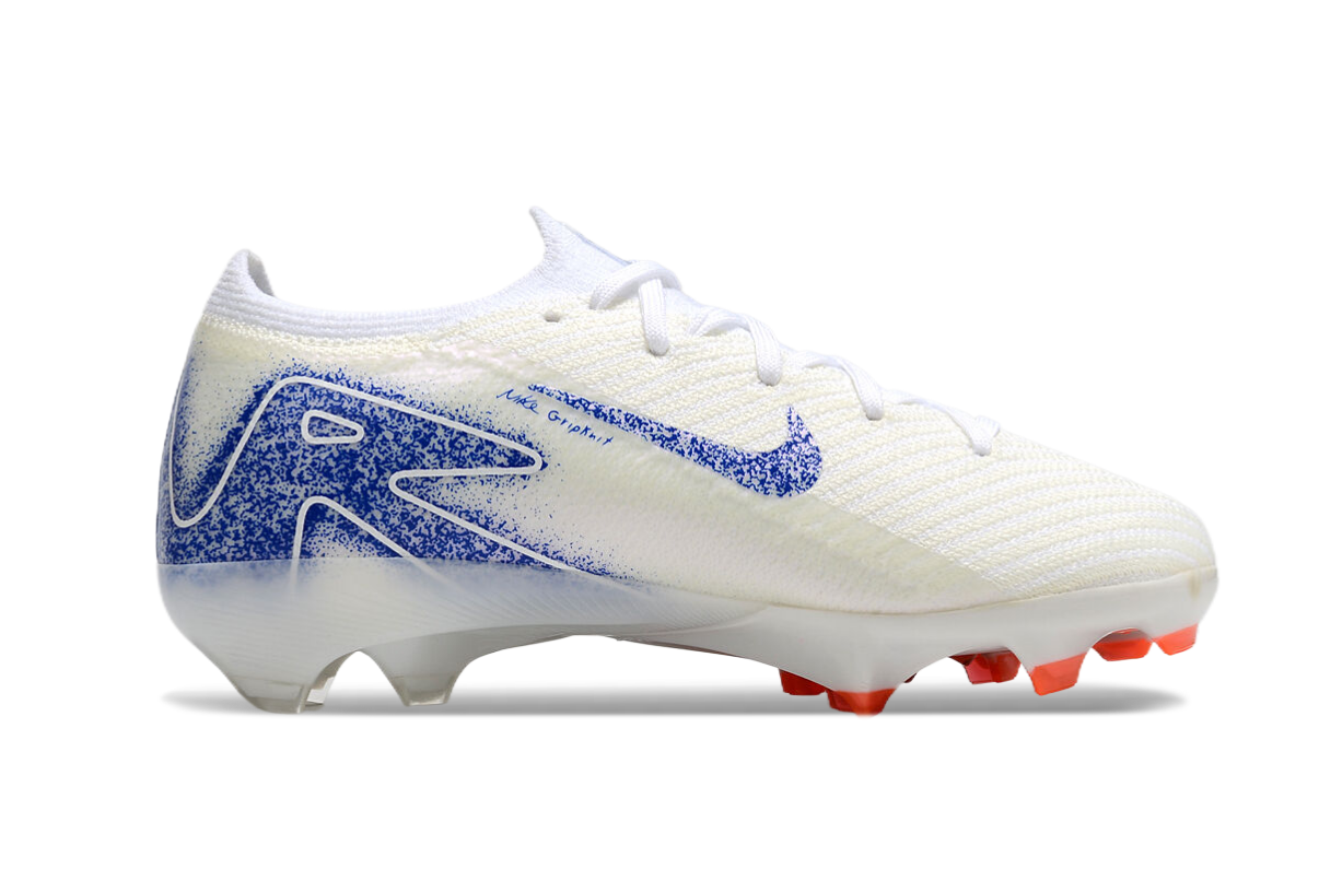 30 31 left) Mercurial 16 children’s football shoes