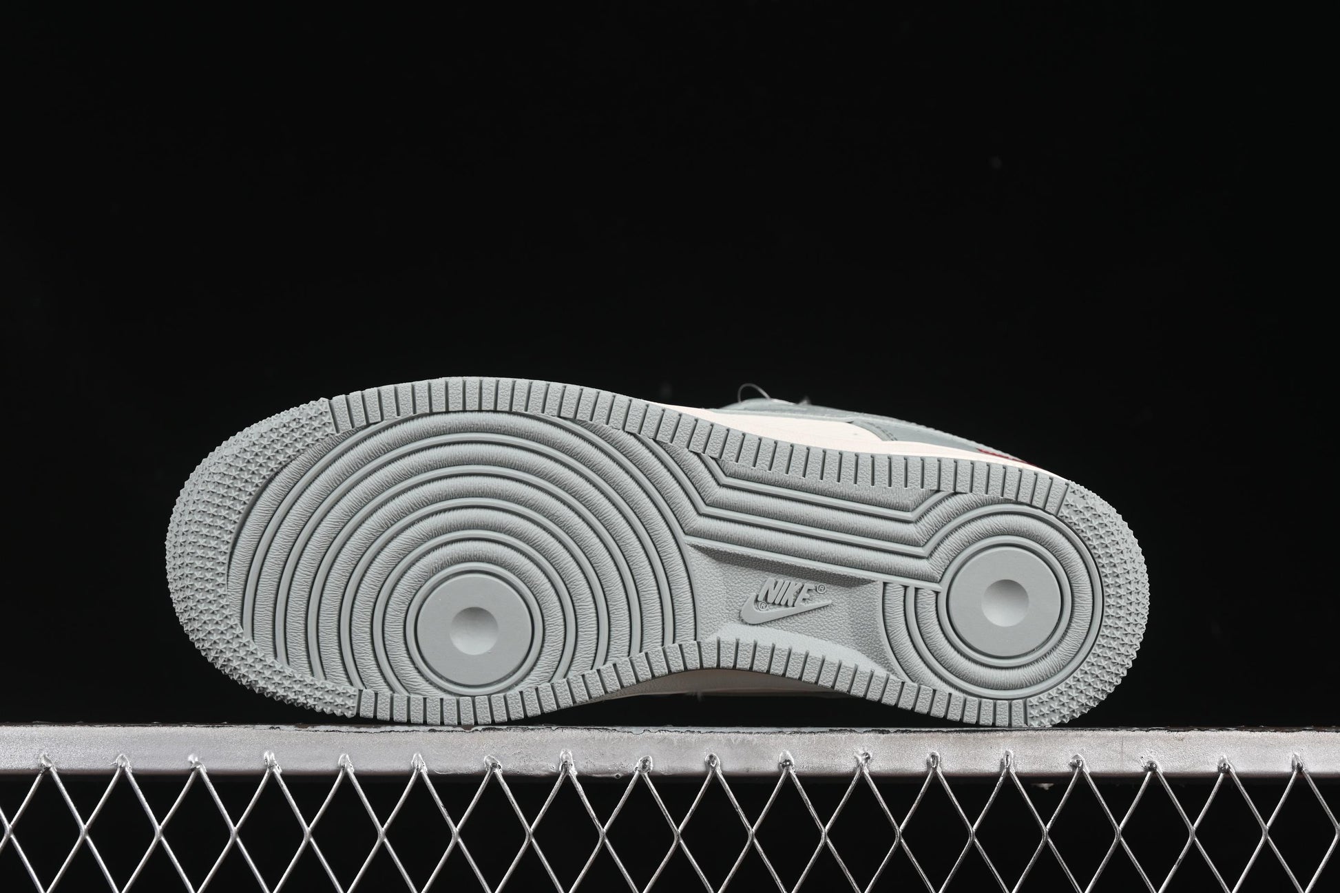 Nike Air Force 1 '07 Low Supreme Collaboration Shoes in Grey - ZH2598-319