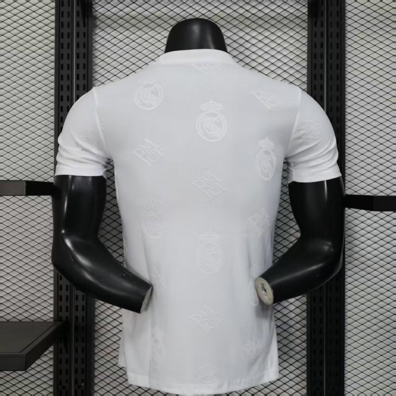 Player Version 25/26 Real Madrid White with Embossed Royal Crest Pattern Jersey