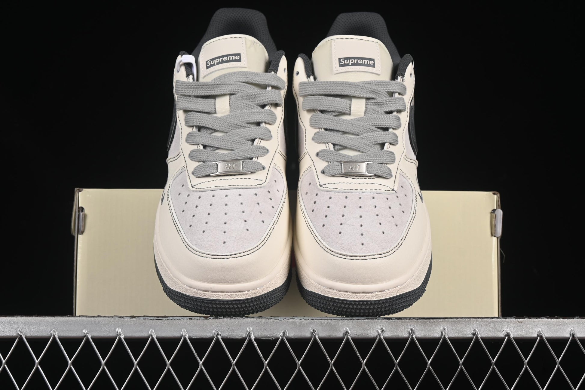 Nike Air Force 1 '07 Low Supreme Casual Sneakers with Full-Length Air Cushion - XZ6188-367