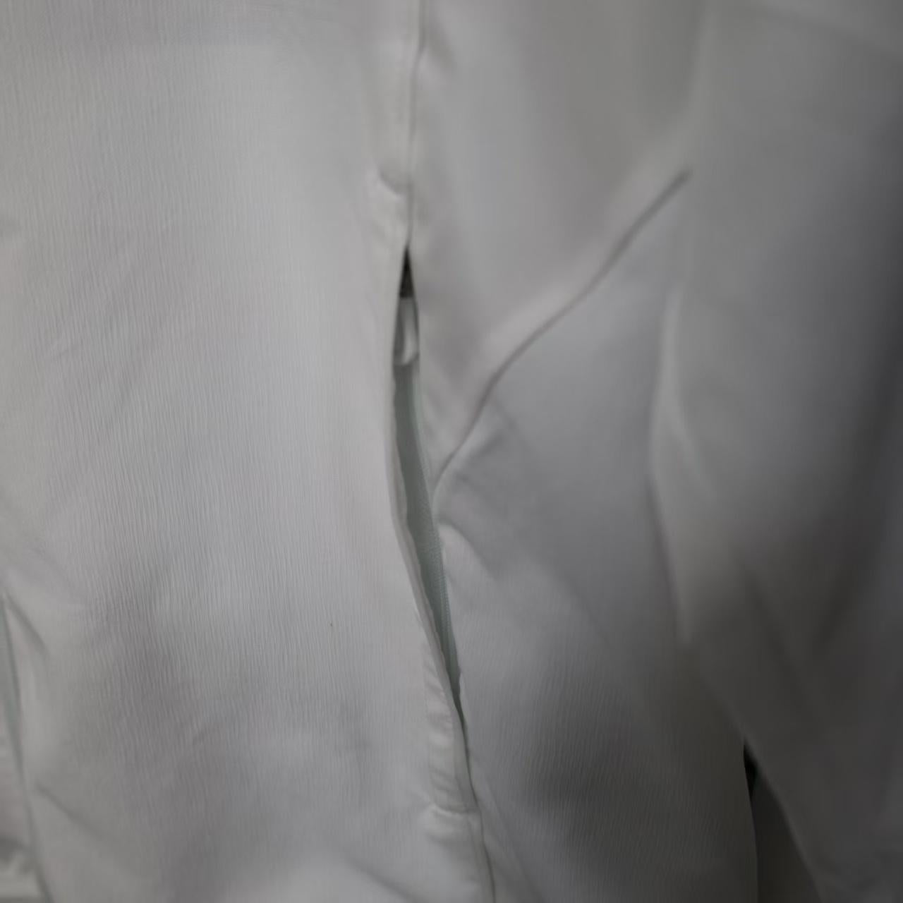 25/26 Real Madrid WHITE Windbreaker (with Inner Lining)