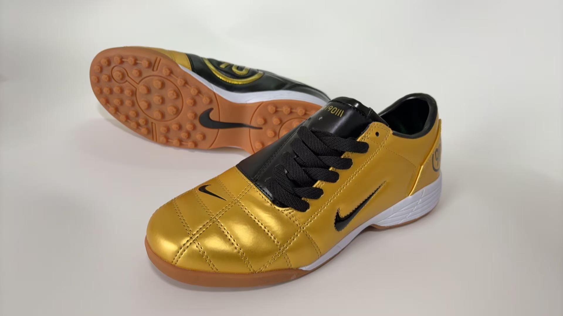 NIKE T90 TF