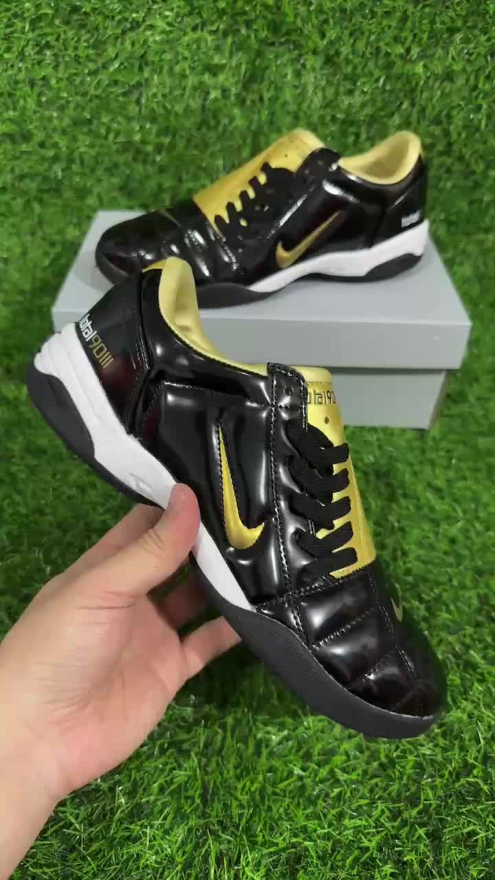 NIKE T90 IC