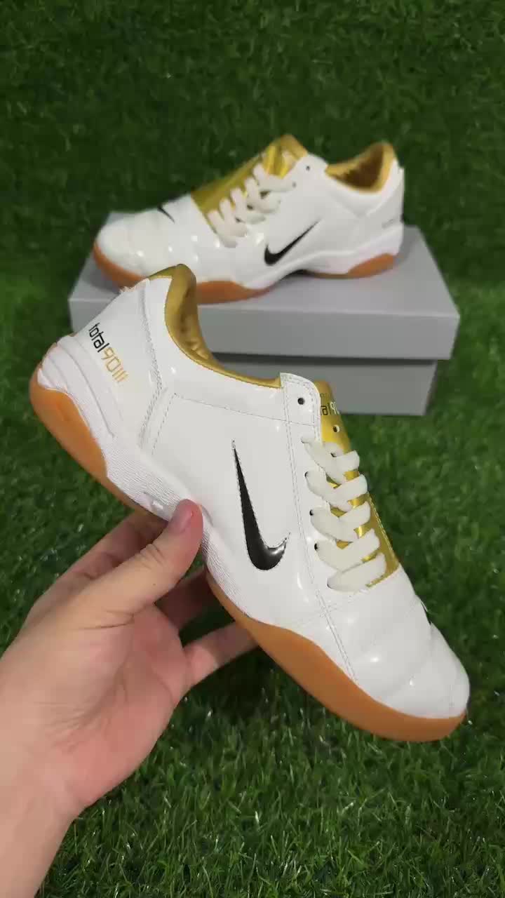 NIKE T90 IC