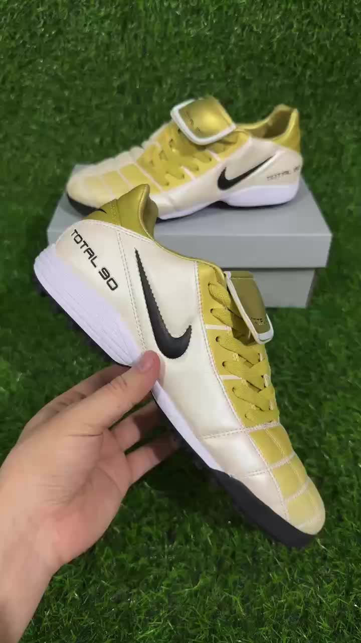 NIKE T90 TF