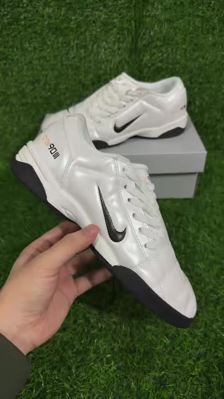 NIKE T90 IC