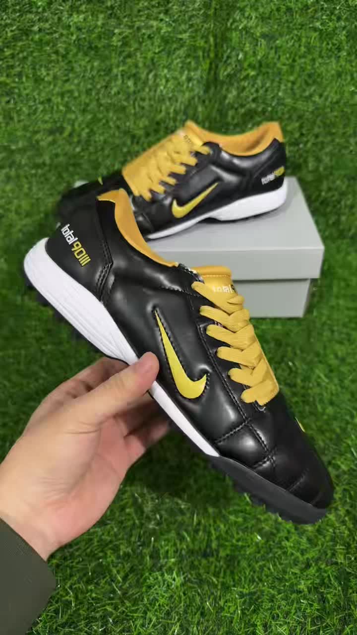 NIKE T90 TF