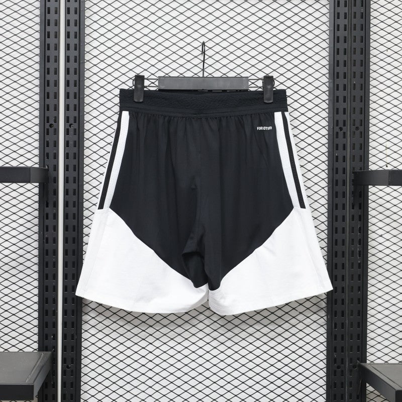 Player Version 26/27 Liverpool Black Shorts with Pockets