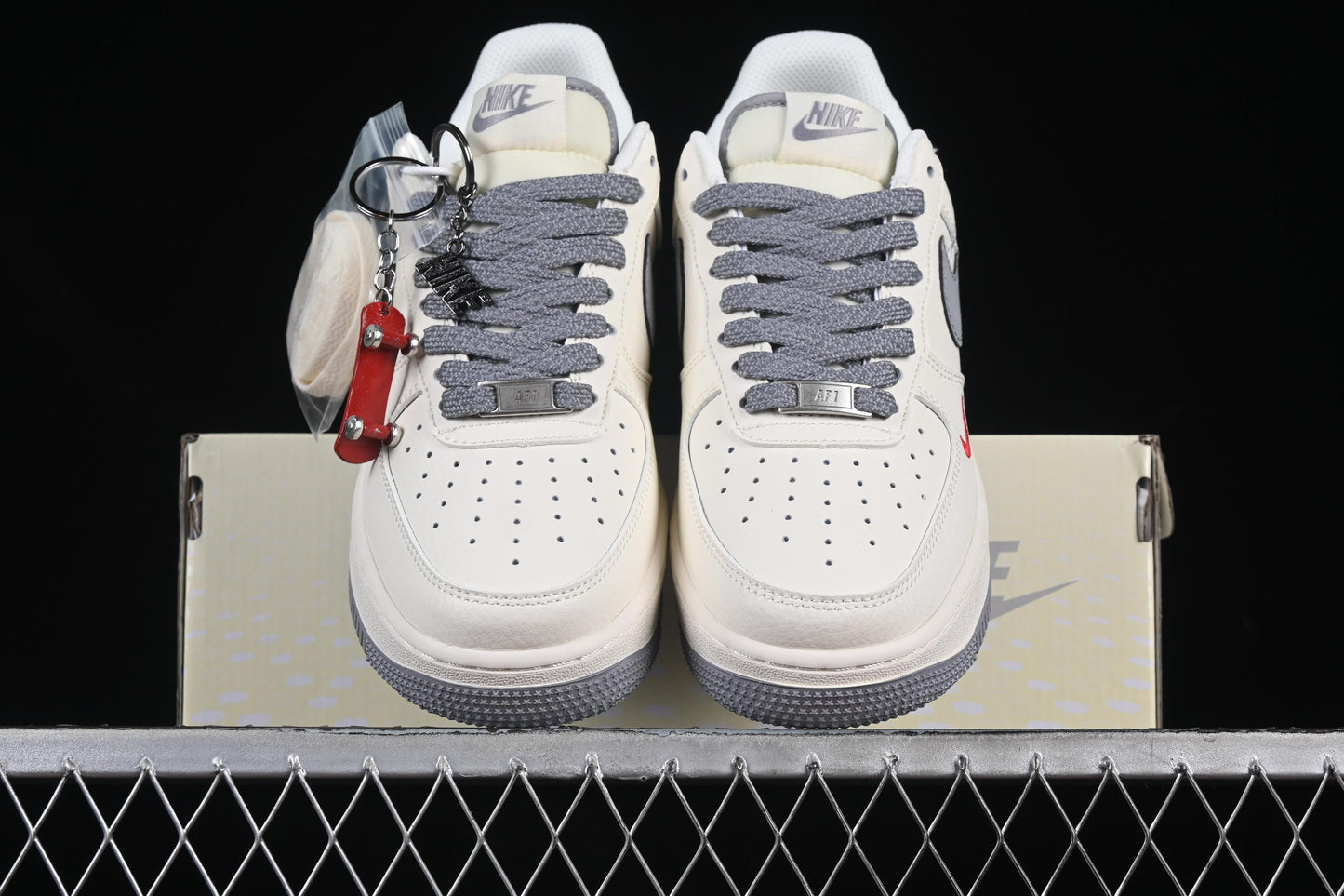 Nike Air Force 1 '07 Low Supreme Collaboration Casual Sneakers with Red Swoosh - HH7518-039