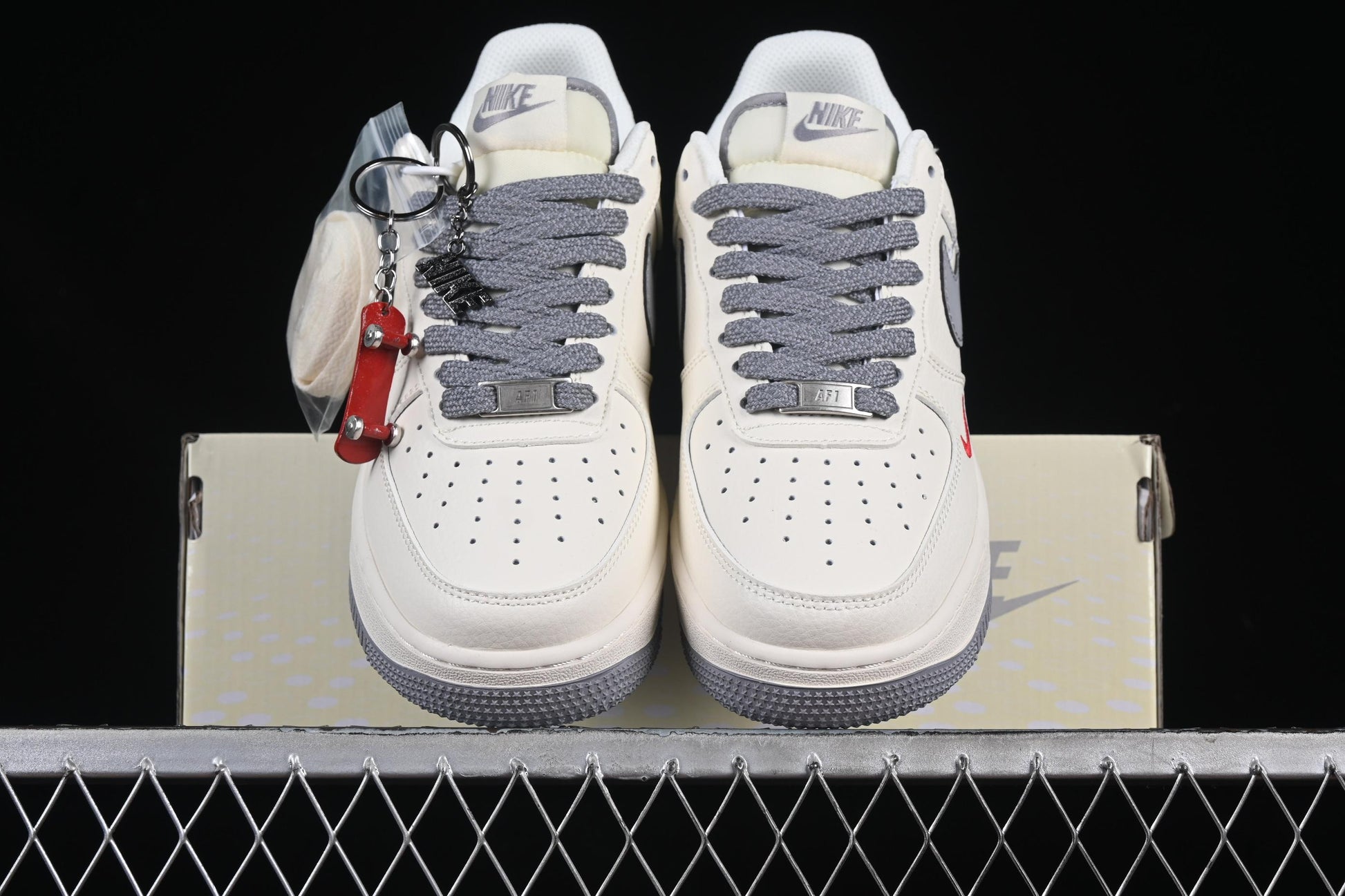 Nike Air Force 1 '07 Low Supreme Collaboration Casual Sneakers with Red Swoosh - HH7518-039
