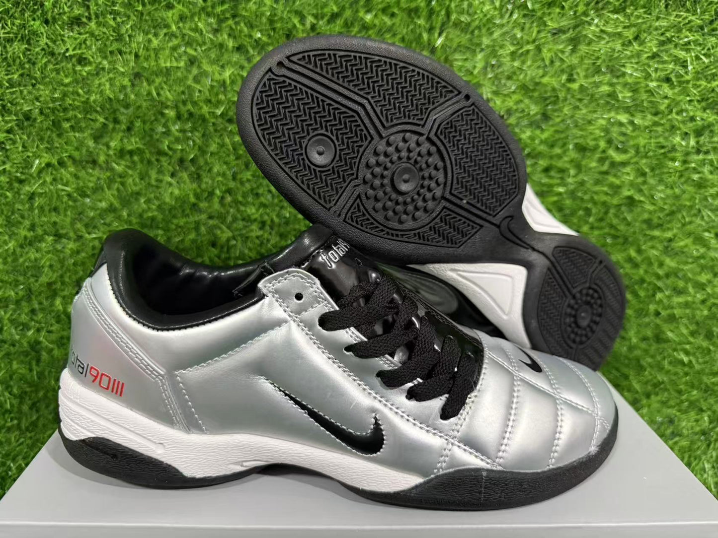 NIKE T90 IC