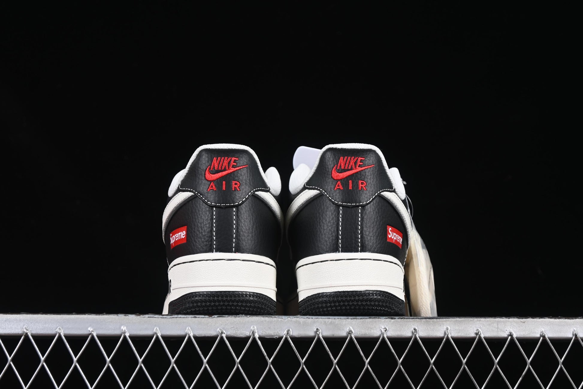 Nike Air Force 1 '07 Low Supreme Collaboration Two-Tone Red Swoosh Casual Sneakers - CS5288-004