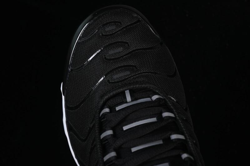 Nike Air Max Plus Retro Running Shoes with Air Cushion Technology - DM2362-001