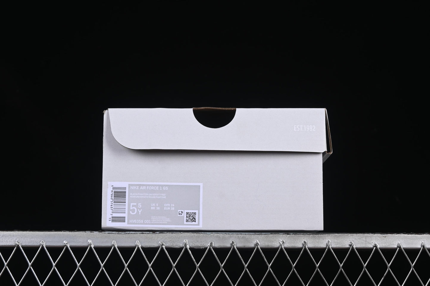 Nike Air Force 1'07 Low Casual Sneakers with Full-Length Air Cushion - HV6359-001