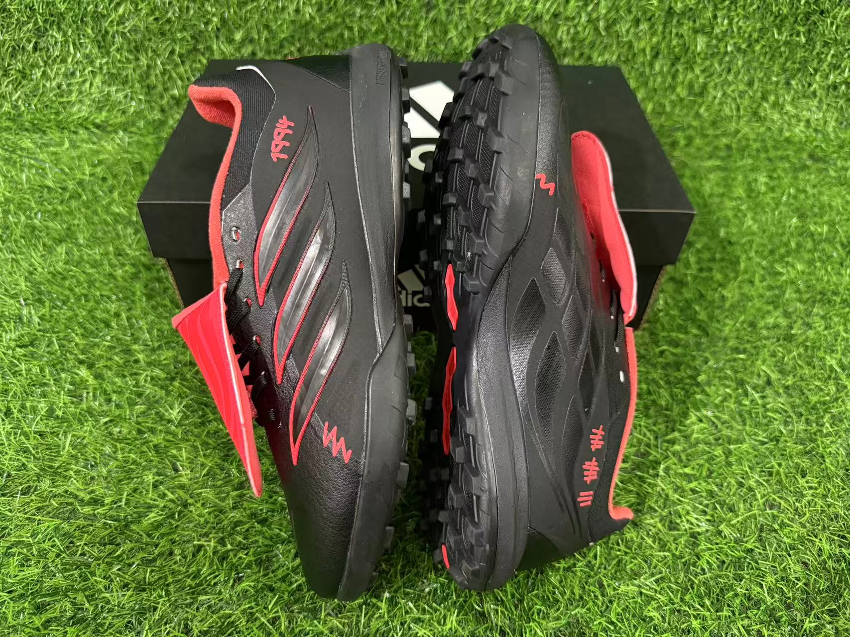 adidas 26 Predator Elite Tongue TF