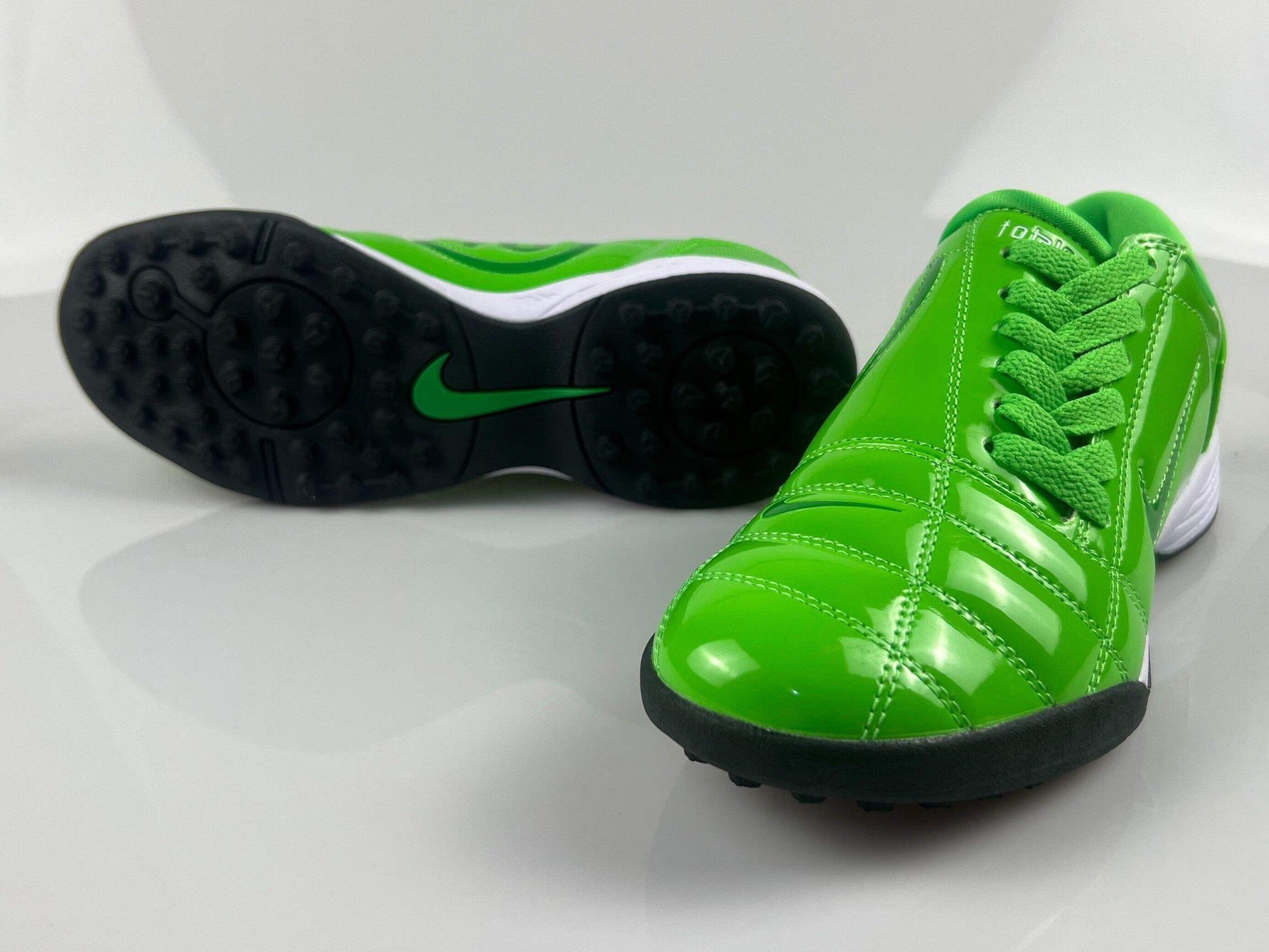 NIKE T90 TF