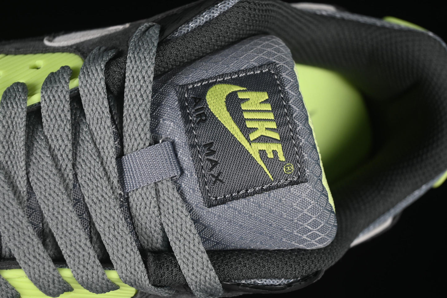 Nike Air Max 90 Retro Running Shoes with Visible Air Cushion - DM0029-012