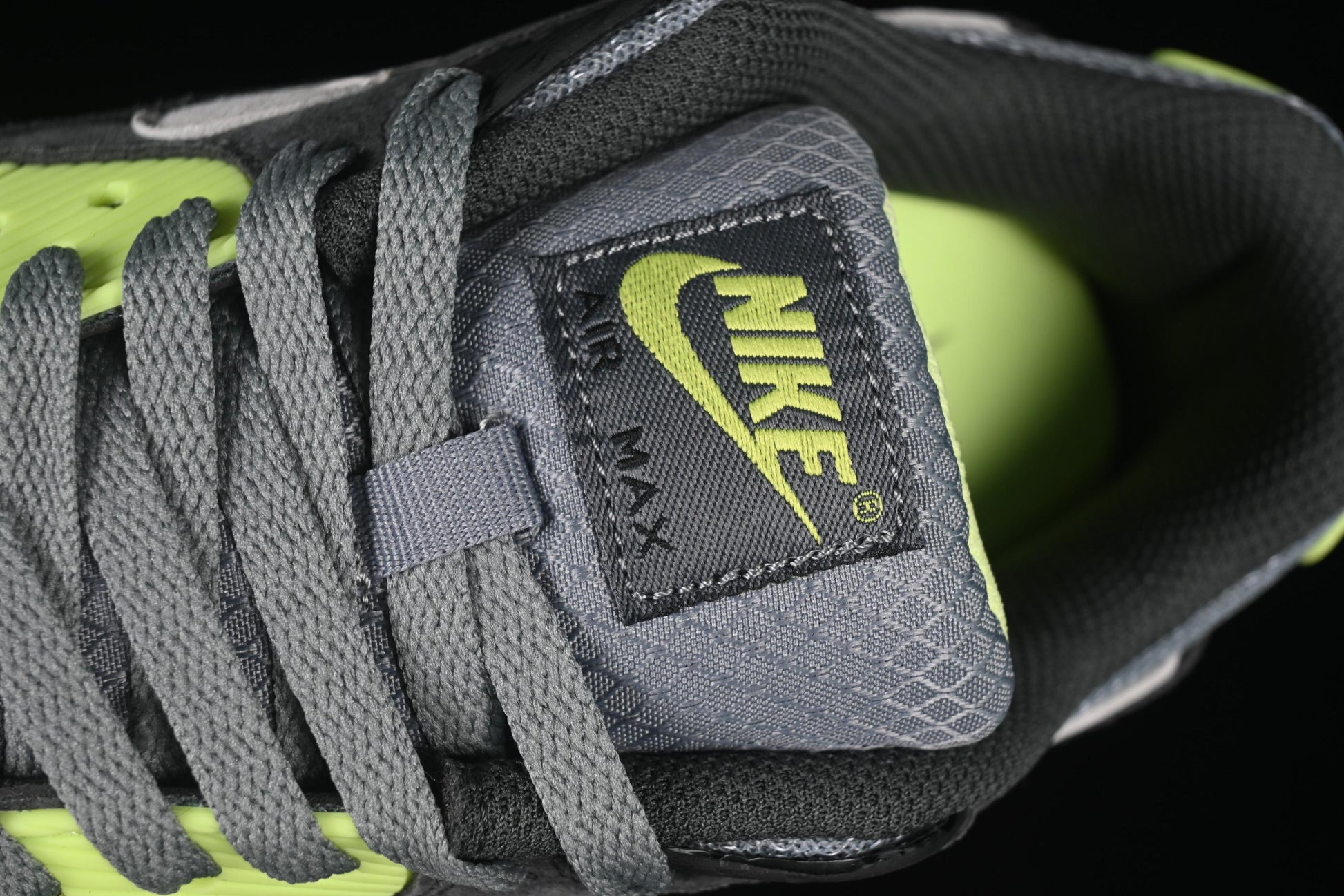 Nike Air Max 90 Retro Running Shoes with Visible Air Cushion - DM0029-012
