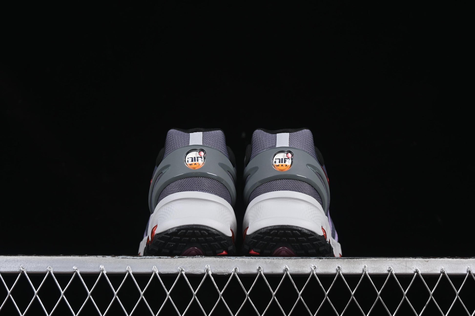 Nike Air Max Dn8 Running Shoes with Dynamic Air Cushion Technology - FQ7860-035