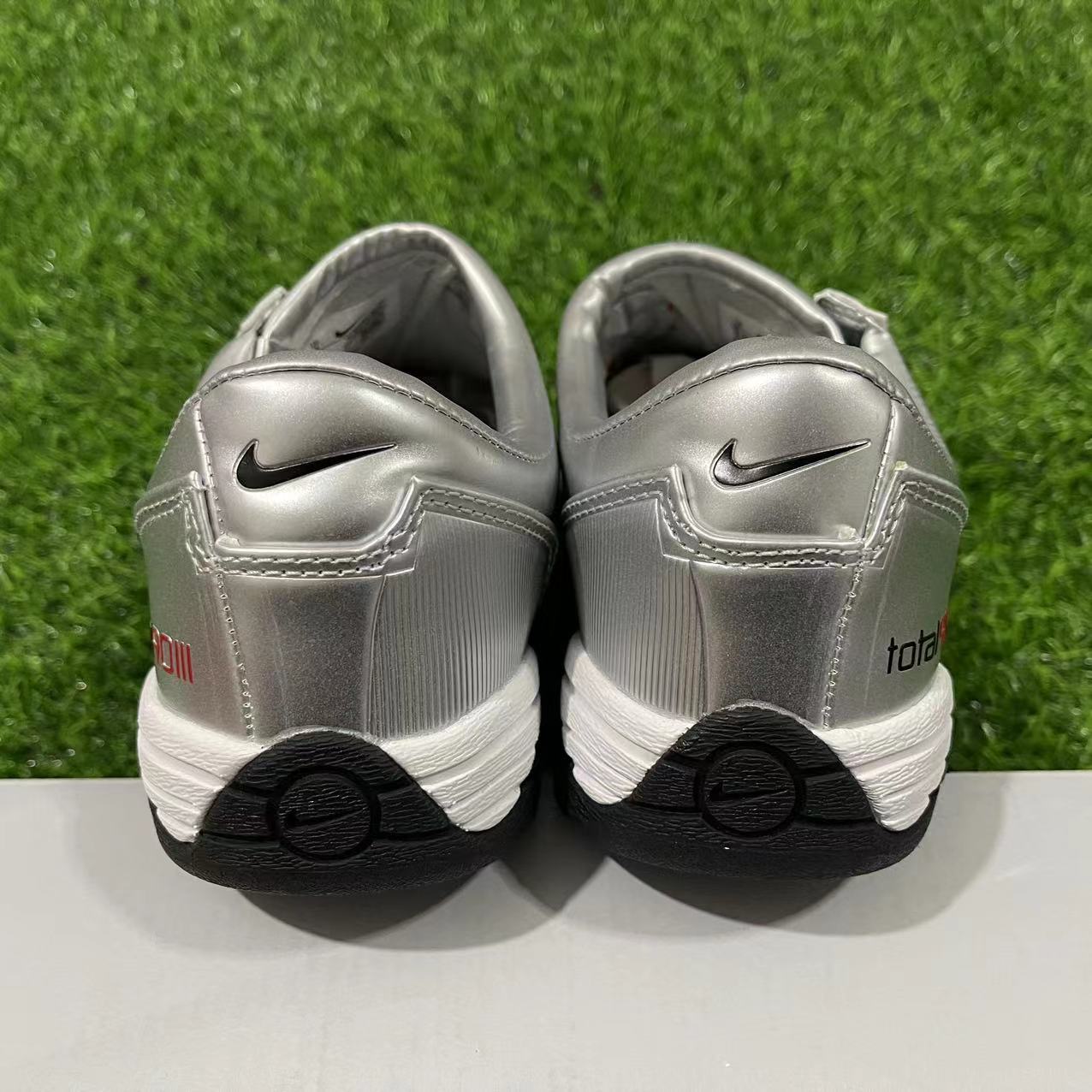 NIKE T90 IC