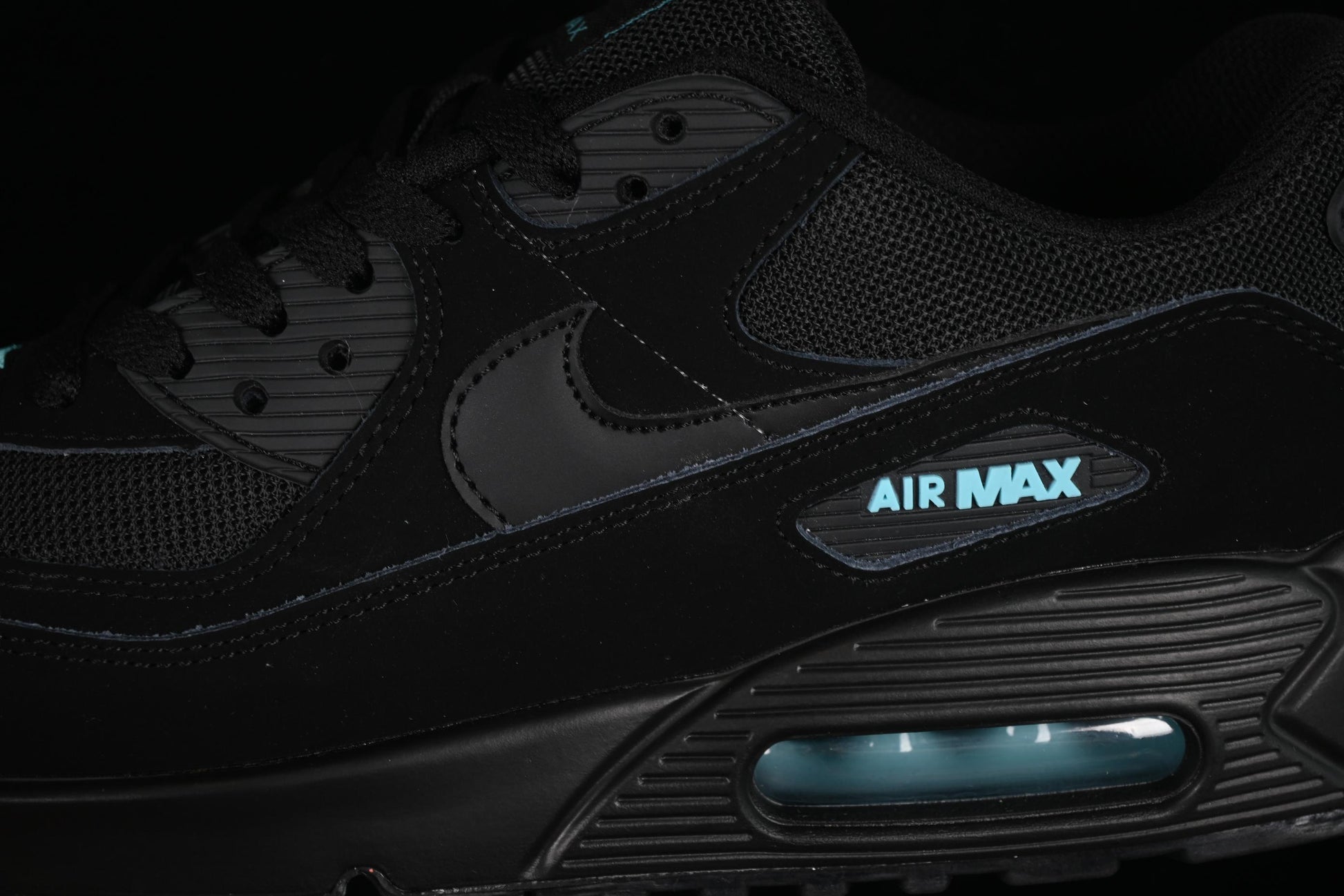 Nike Air Max 90 Retro Running Shoes with Air Cushion Technology - HV6224-001
