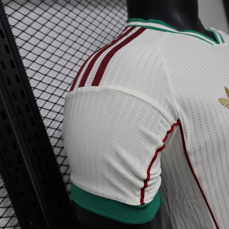 Player Version 26/27 Liverpool FC Off-White with Gold Crest Special Edition Away Jersey