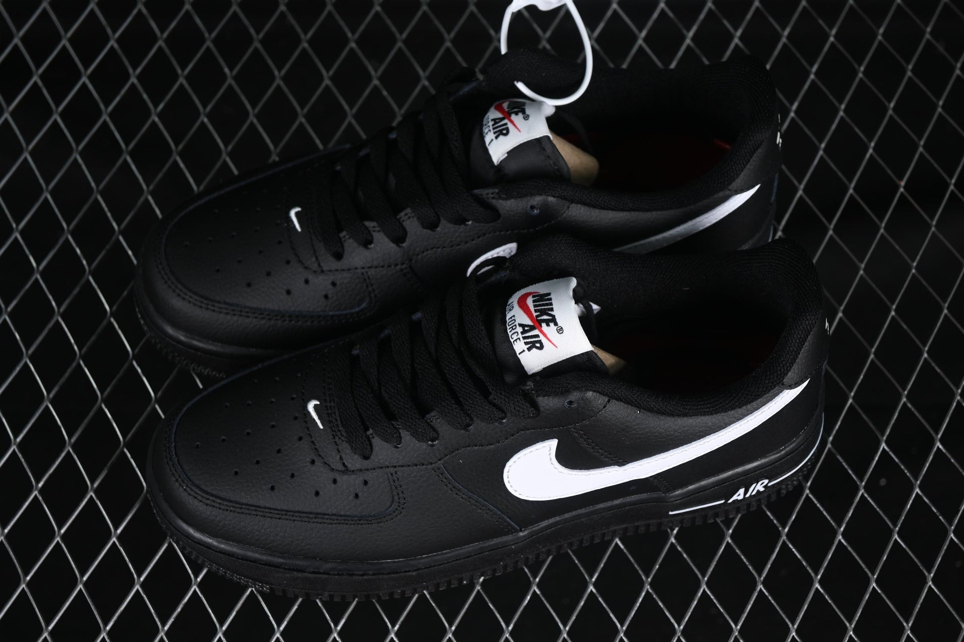 Nike Air Force 1'07 Low Casual Sneakers with Full-Length Air Cushion - HV6359-001