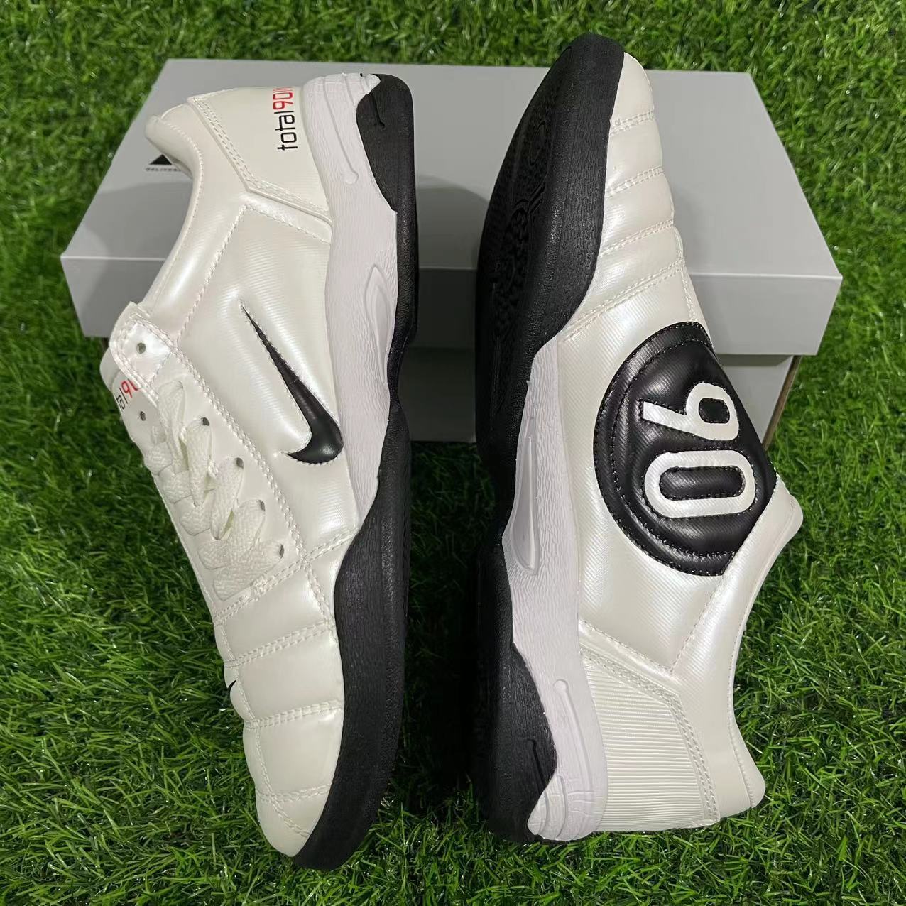 NIKE T90 IC