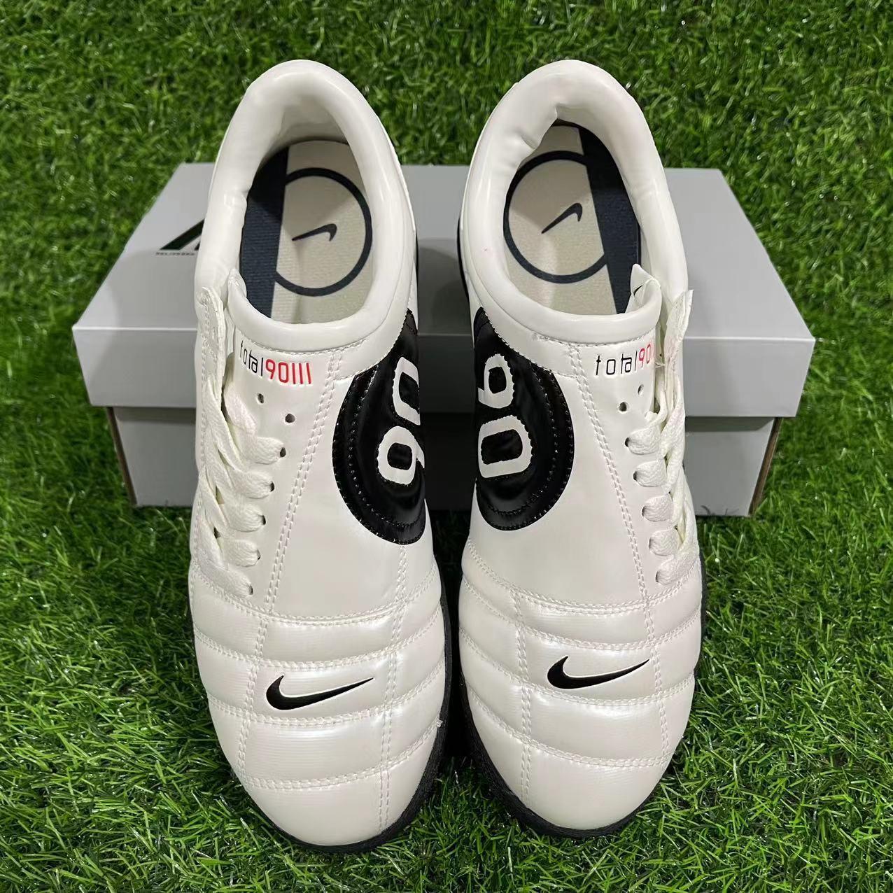 NIKE T90 IC