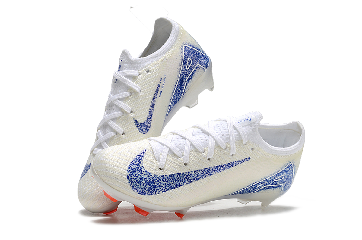 30 31 left) Mercurial 16 children’s football shoes
