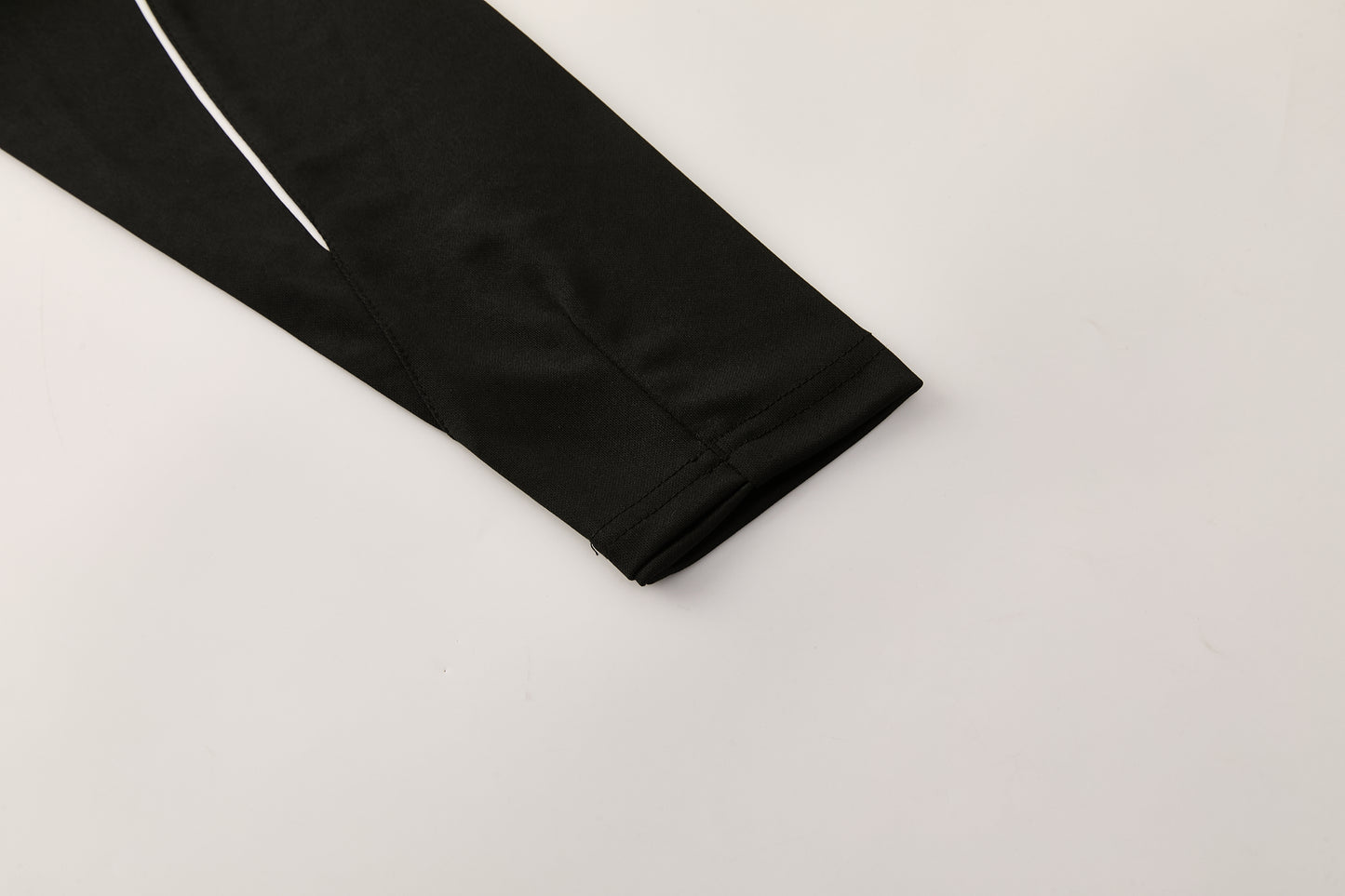 NB10 black S-2XL