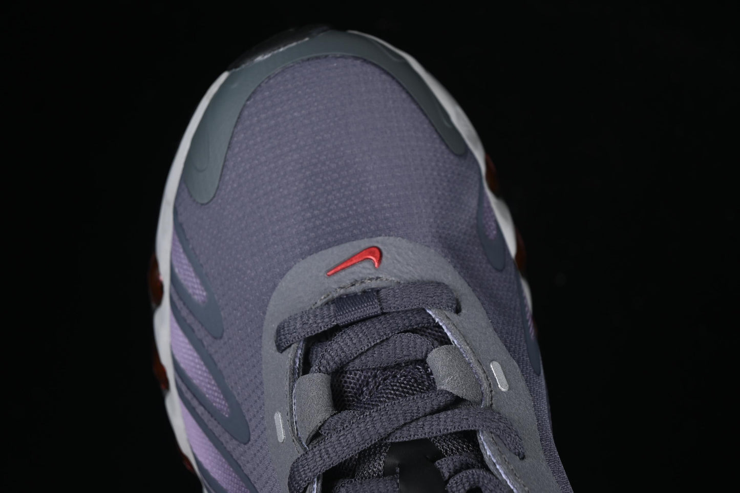 Nike Air Max Dn8 Running Shoes with Dynamic Air Cushion Technology - FQ7860-035